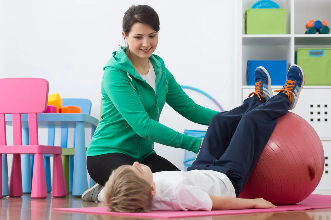 Illustration d’un exercice de psychomotricité avec un enfant